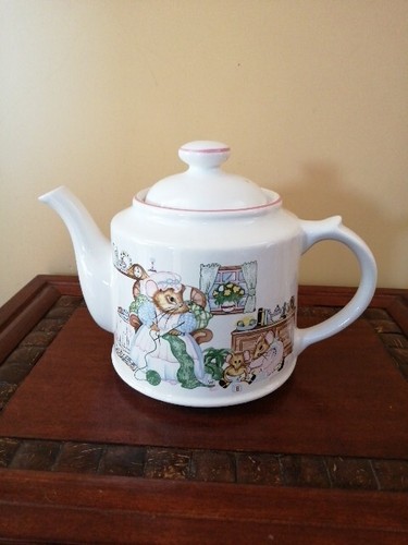 Teapot house mouse wade - house,